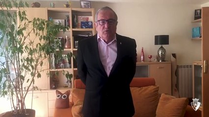 Osasuna muestra sus condolencias por el fallecimiento del exjugador Michael Robinson