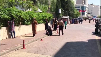 Adıyaman'da, PTT önünde kilometrelerce kuyruk oluştu