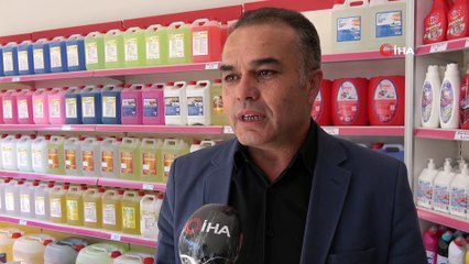 Biri oyaladı, biri görüş açısını kapattı, diğeri ürünleri böyle çaldı