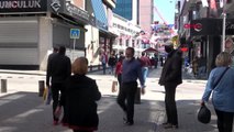 KOCAELİ İzmit'te güzel hava insanları sokağa döktü, polis uyardı