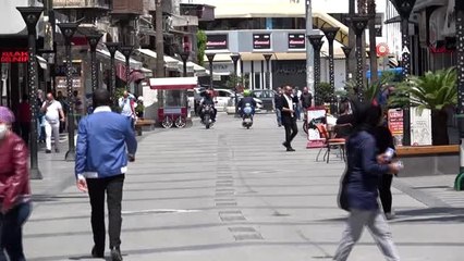 Geçtiğimiz haftalarda boş olan Mersin'in en işlek caddeleri yeniden hareketlenmeye başladı