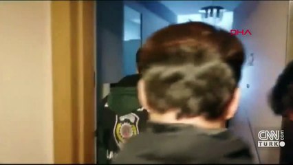 Bağcılar'da ev partisine polis baskını kamerada