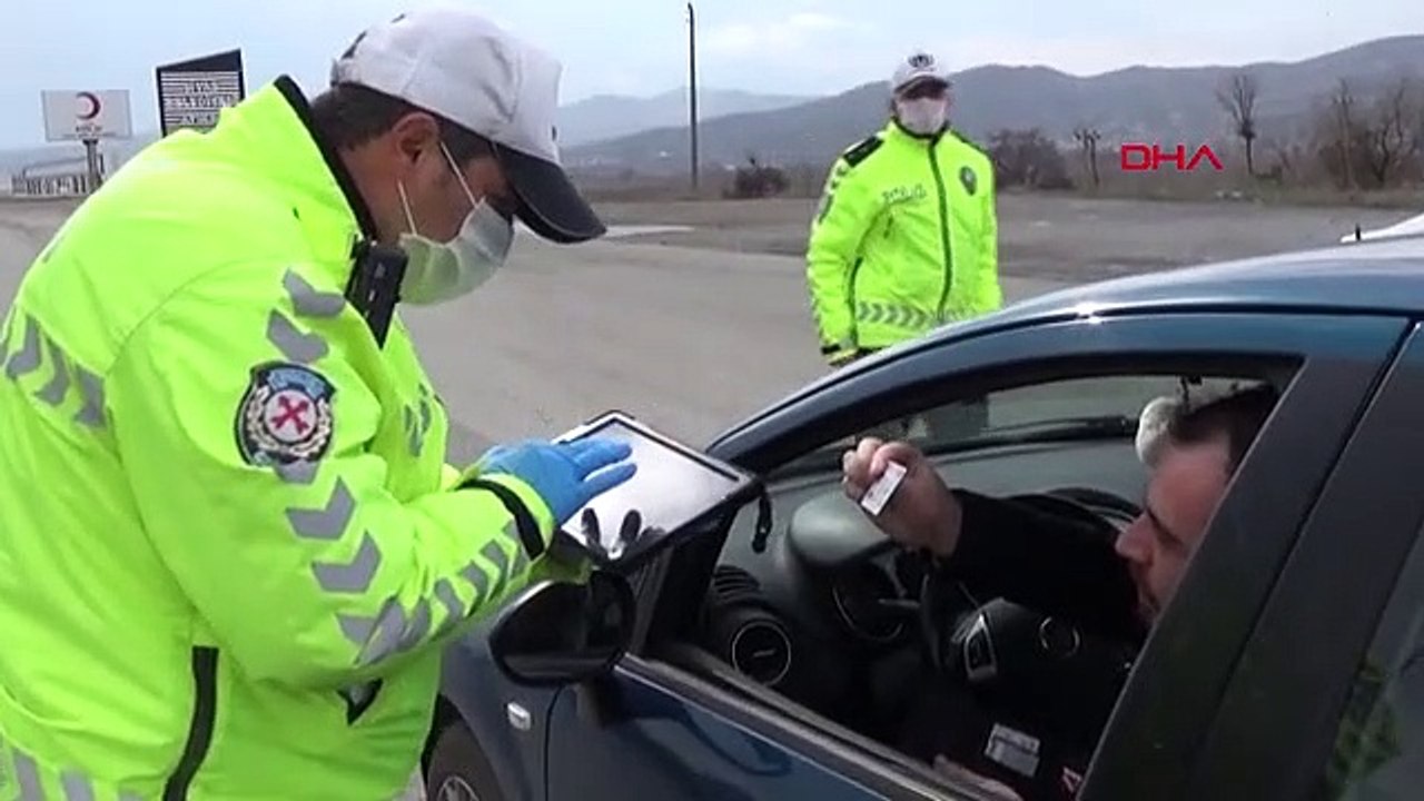 Sivas'ta, kent girişinde koronavirüs denetimleri sürüyor