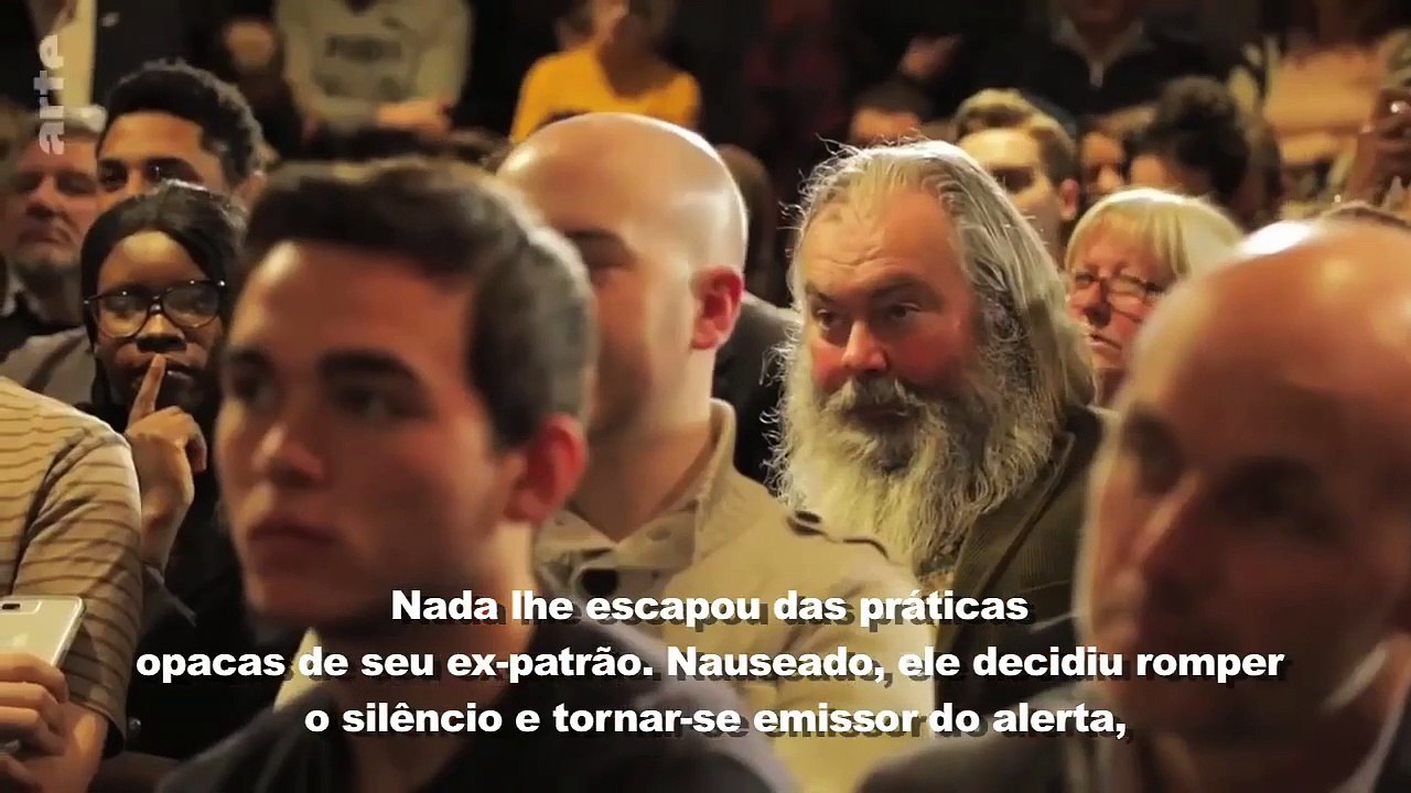 DRIBLANDO A DEMOCRACIA