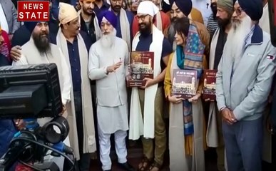 Bollywood: गोल्डन टेंपल पहुंचे आमिर खान, टेका मत्था