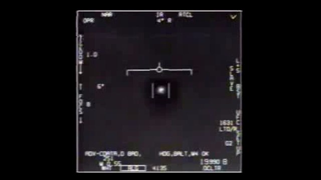 Pentágono divulga imagens de OVNIs