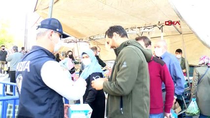 KÜÇÜKÇEKMECE'DE VİRÜSÜ UNUTTULAR ALIŞVERİŞE KOYULDULAR