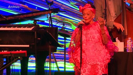 "Escuchen música", pide Omara Portuondo a un mundo en cuarentena