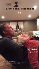 Ces parents relèvent le "Wine Challenge" et c'est très drôle