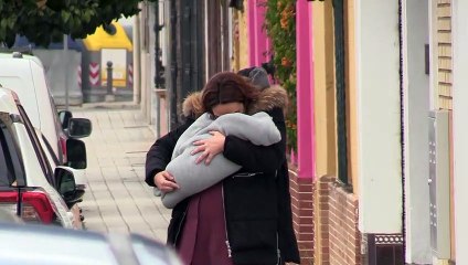 Toñi Moreno sale a pasear con su hija Lola