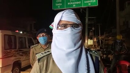 पुलिस प्रशासन की टीम पर पथराव
