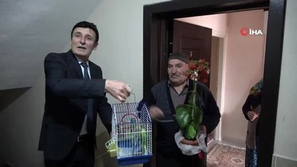 STK'yı telefonla arayıp muhabbet kuşu istediler