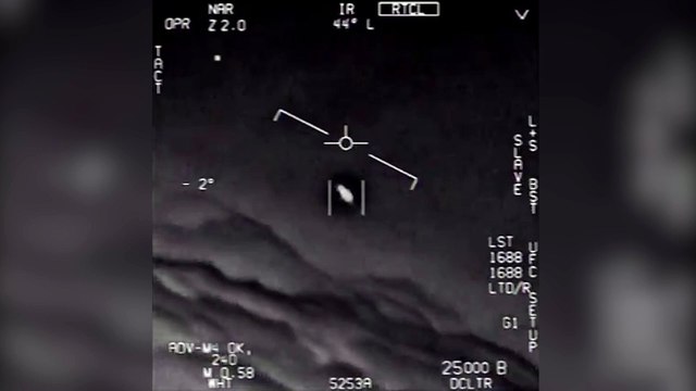 El Pentágono publica tres vídeos de fenómenos voladores no identificados