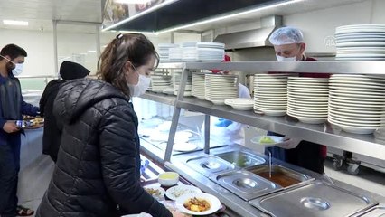 Türk Kızılay sağlık çalışanlarına iftar verdi