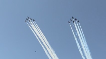 Aviones surcan el cielo neoyorquino en honor a quienes se exponen a COVID-19