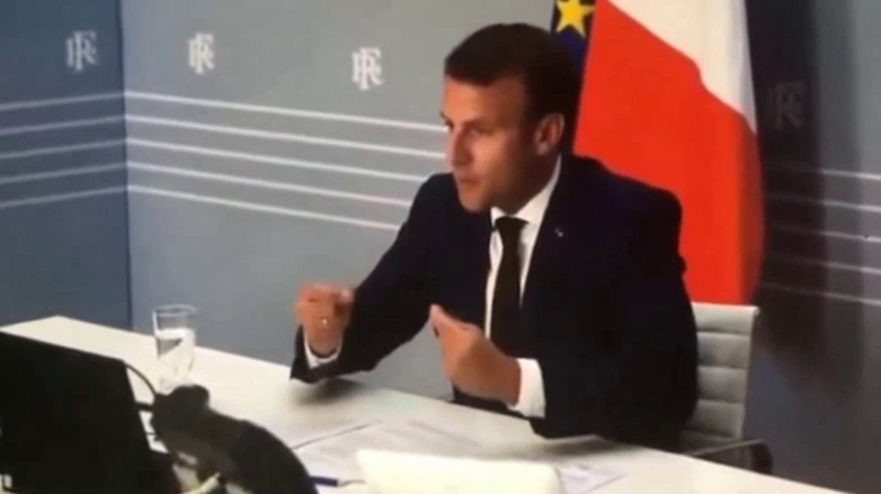 66\ Macron en roue libre