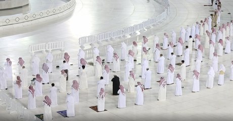 Ramadan in Mecca: Praying apart