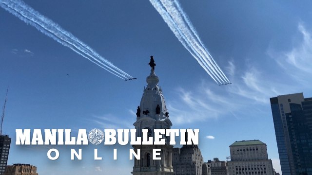 US: Thunderbirds, Blue Angels salute frontline workers with flyover