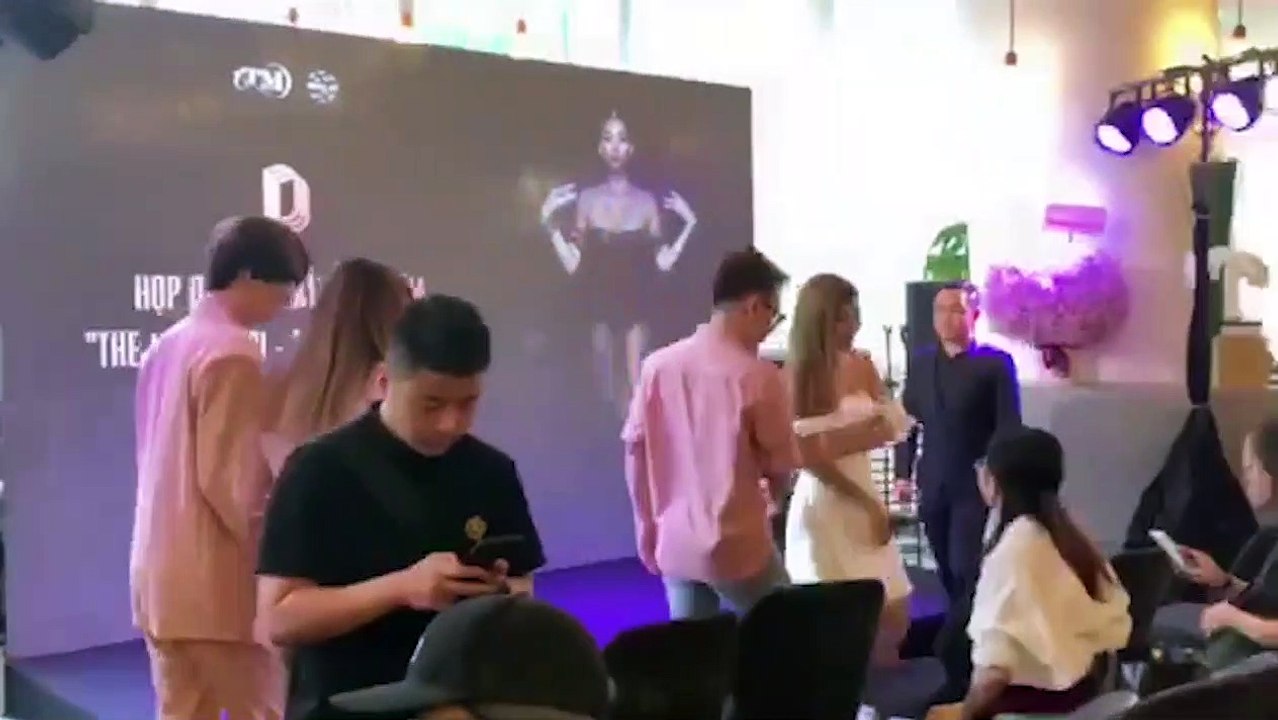 Trang Pháp chạm mặt vợ chồng Dương Khắc Linh - Sara Lưu tại sự kiện của Thu Minh