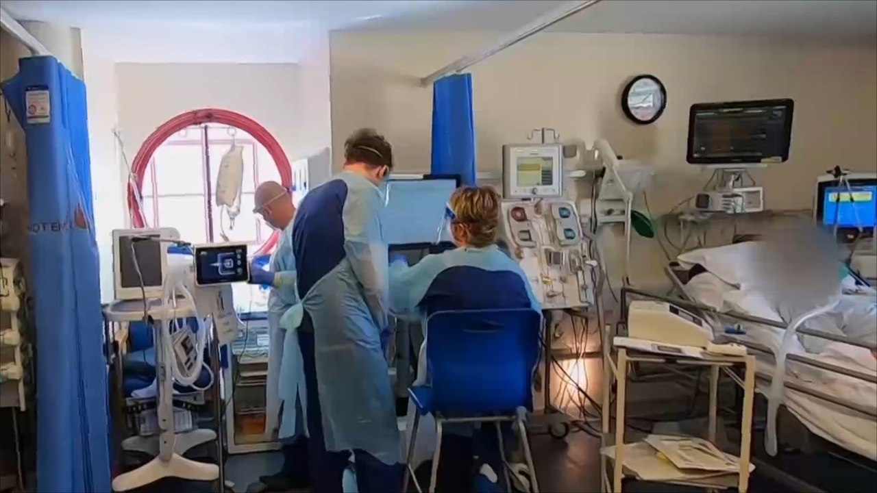 رغم الأرقام المفجعة لكورونا.. جدل أميركي بشأن إعادة فتح الحياة الاقتصادية