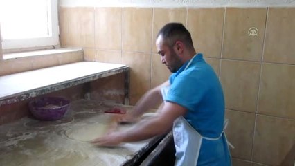 Sahur sofralarının vazgeçilmez yöresel lezzeti: "haşhaşlı tahinli pide"
