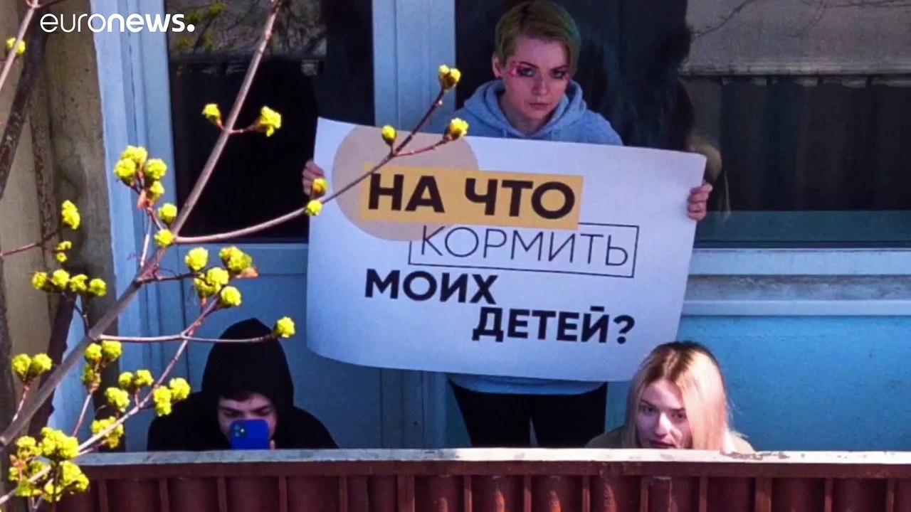 Протесты в России "ушли" в онлайн