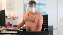 Tıbbi ekipman sıkıntısı çeken Alman doktorlar, durumu çıplak pozlarla protesto ediyor