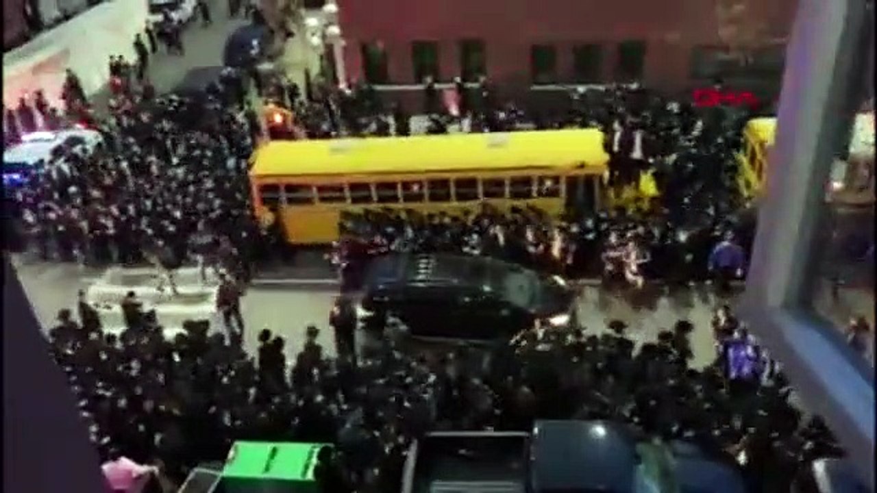 ABD'de cenaze töreninde şok görüntüler!