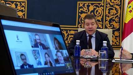 Reunión de Page con representantes de los colegios farmacéuticos de la región