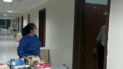 Bakan Kasapoğlu'ndan karantinada kalan vatandaşlara kitap sürprizi