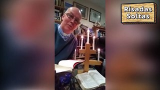 Padre pega fogo durante direto nas redes sociais