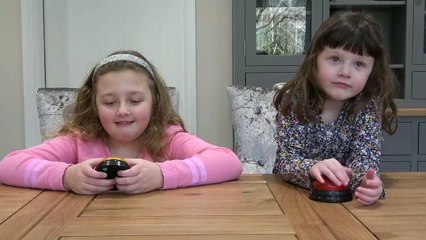 Sophia, Isabella  e Alice na Competição de Perguntas e Respostas