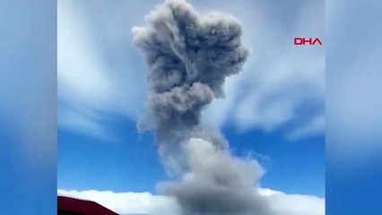 Rusya'da Ebeko yanardağında patlama sonrası kül yağmuru kamerada
