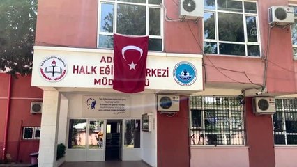 Halk eğitim merkezinin gönüllü usta öğreticileri cerrahi maske üretiyor