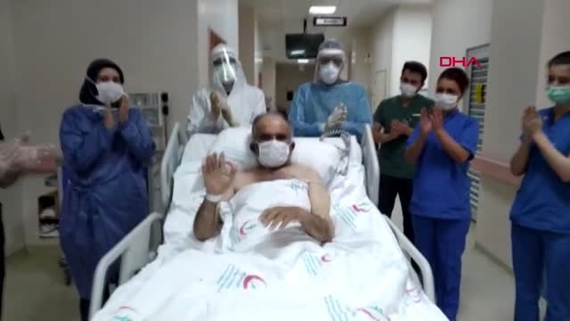 MALATYA Koronavirüs hastası, yoğun bakımdan servise alkışlarla alındı