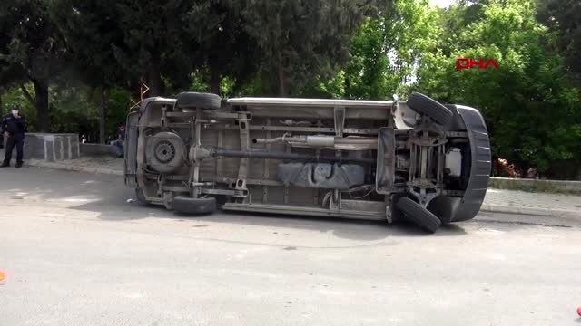 KAHRAMANMARAŞ Traktör ile ambulans çarpıştı 5 yaralı