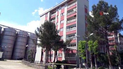 Komşuları korona virüse yakalandı, kendileri oy birliği ile gönüllü olarak karantinaya girdi