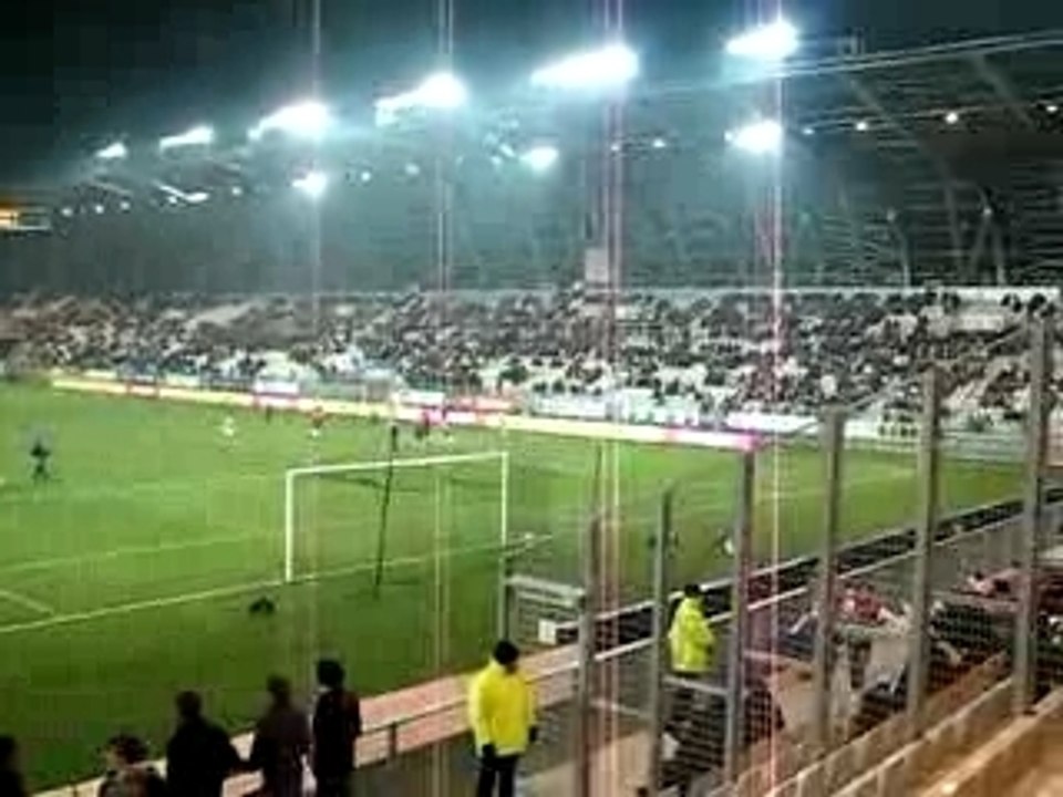 Tour du stade à quelques minutes du début du match