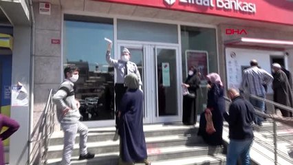 SULTANGAZİ'DE PTT KUYRUĞUNDAKİLERE POLİSTEN 'SALGIN' ANONSU