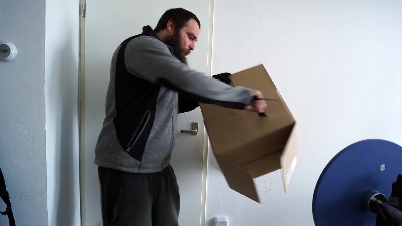 Testing a hardened steel knife 2