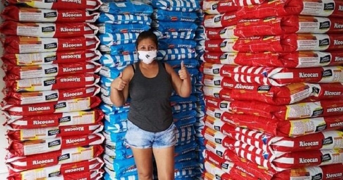 Une entreprise péruvienne fait don de 15 tonnes de nourriture à 2500 animaux sans abris