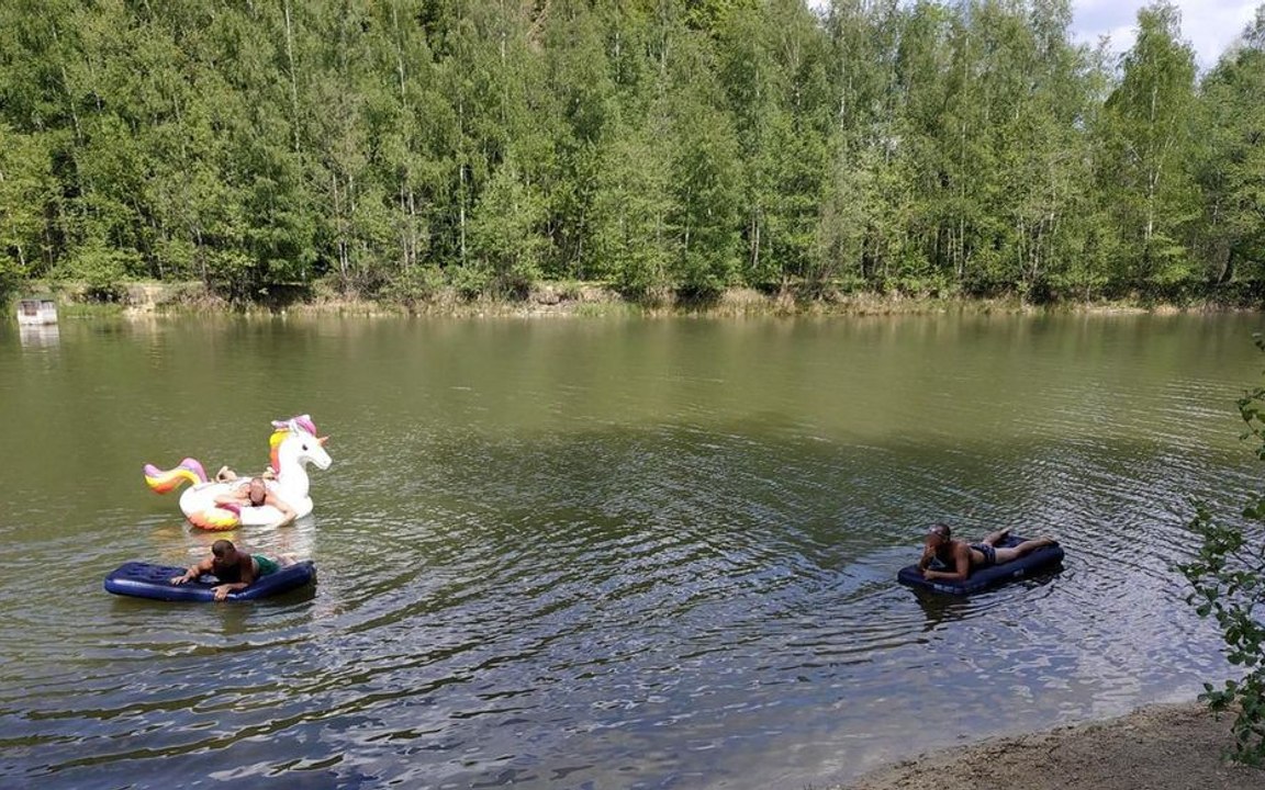 Interpellation dans l’Oise : trois jeunes hommes faisaient trempette accompagnés d’une bouée licorne !