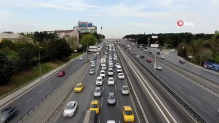 İstanbullu evinde kalmadı, trafik eski günlerine döndü