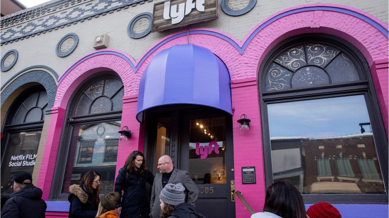 Lyft Will Layoff 1,000 Workers