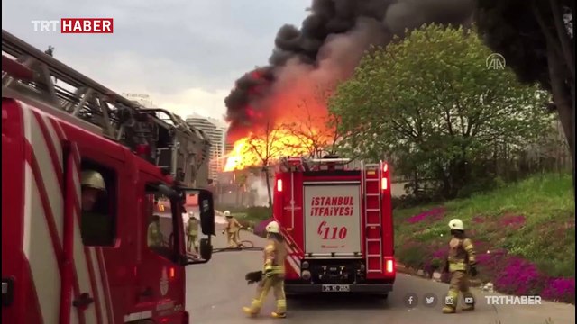 İstanbul'da geri dönüşüm tesisinde yangın