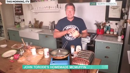 Ce chef cuisinier a oublié un petit détail en direct à la tv