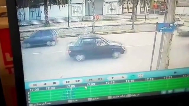 Un motard chanceux dans son malheur échappe au pire