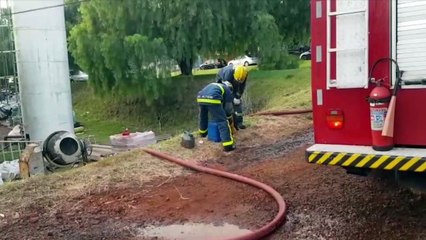 Barracão do Parque Industrial Albino Nicolau Schimidt é atingido por incêndio