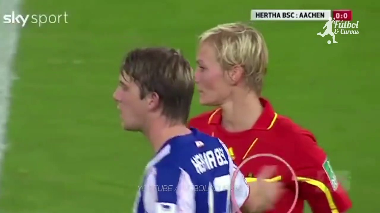 Lo Que Sucede En El FÚTBOL Cuando El Arbitro Es MUJER