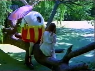 Alicia en el país de las maravillas (1976) 1/2